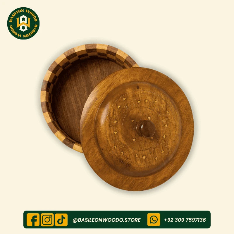 Yellow-Brown Sheesham Wooden Chess Pattern Hotpot with Brass Art